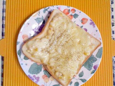 ツナマヨコーンのチーズトースト♪